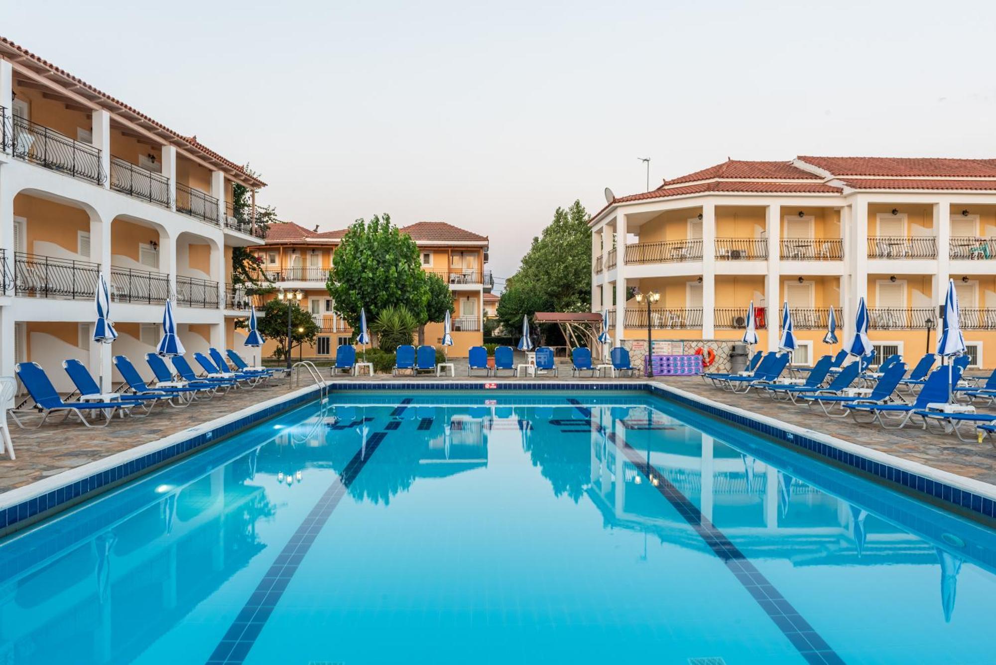 Village Inn Studios & Family Apartments Laganas Eksteriør billede