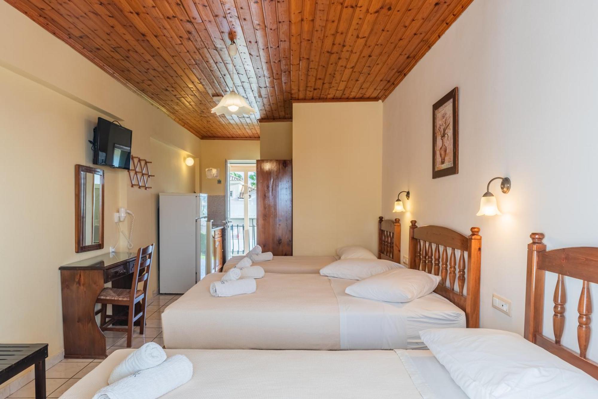 Village Inn Studios & Family Apartments Laganas Eksteriør billede